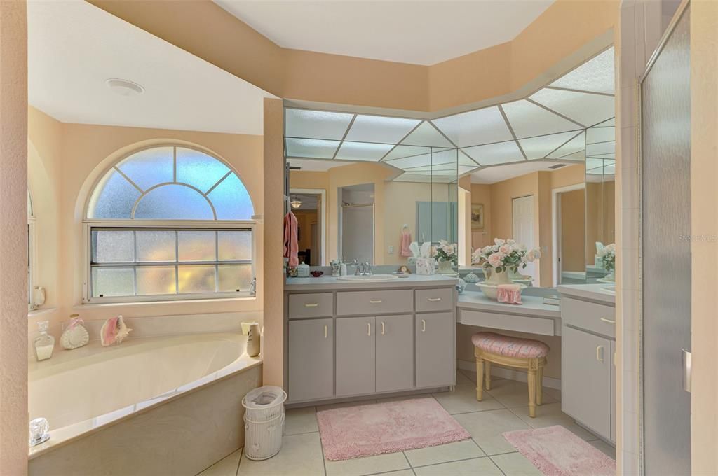 Active With Contract: $399,900 (3 beds, 2 baths, 1910 Square Feet)