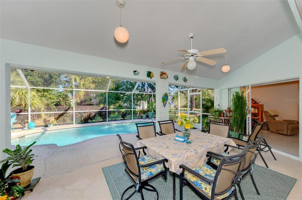 Active With Contract: $399,900 (3 beds, 2 baths, 1910 Square Feet)