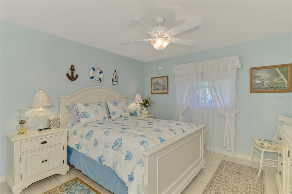 Active With Contract: $399,900 (3 beds, 2 baths, 1910 Square Feet)