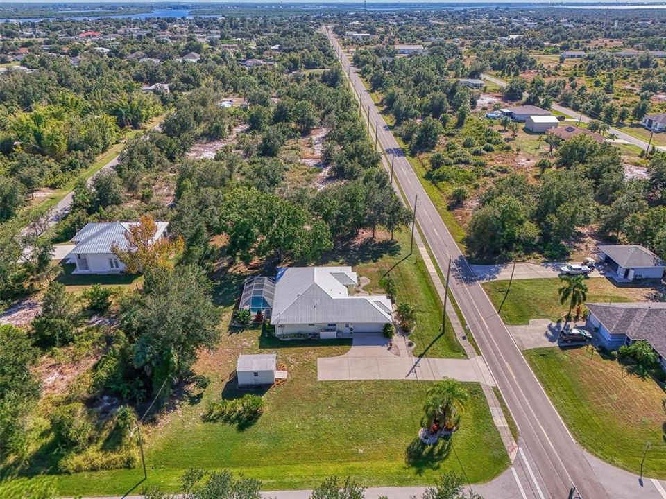 Active With Contract: $399,900 (3 beds, 2 baths, 1910 Square Feet)