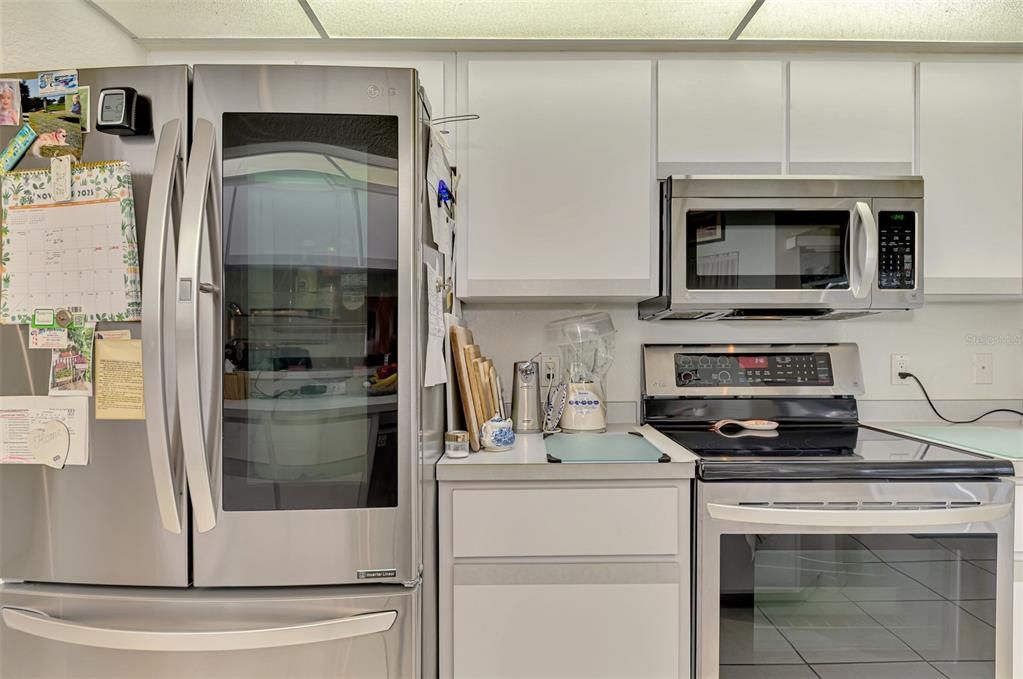 Active With Contract: $399,900 (3 beds, 2 baths, 1910 Square Feet)