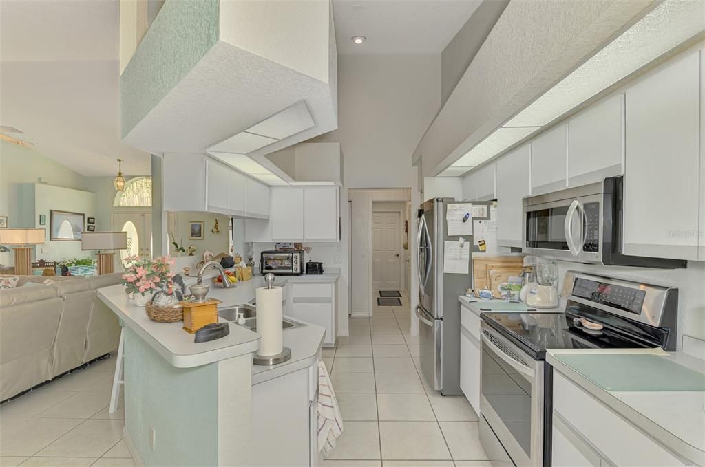 Active With Contract: $399,900 (3 beds, 2 baths, 1910 Square Feet)