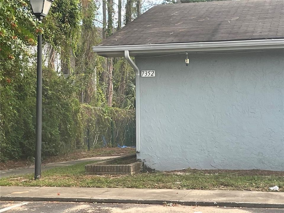 For Rent: $1,750 (2 beds, 1 baths, 1000 Square Feet)