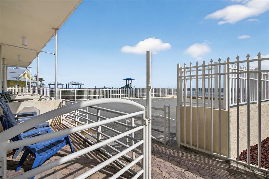 For Sale: $195,000 (1 beds, 1 baths, 450 Square Feet)