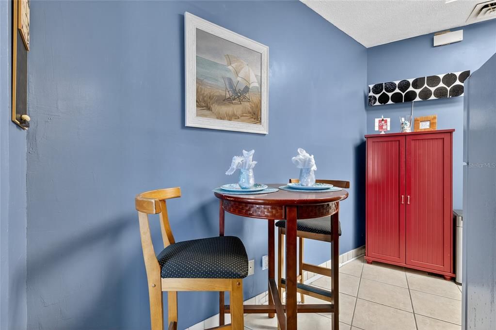 For Sale: $195,000 (1 beds, 1 baths, 450 Square Feet)