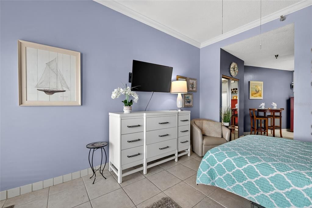 For Sale: $195,000 (1 beds, 1 baths, 450 Square Feet)