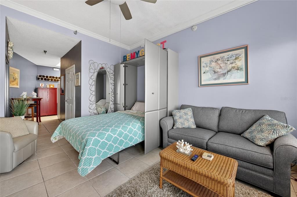 For Sale: $195,000 (1 beds, 1 baths, 450 Square Feet)