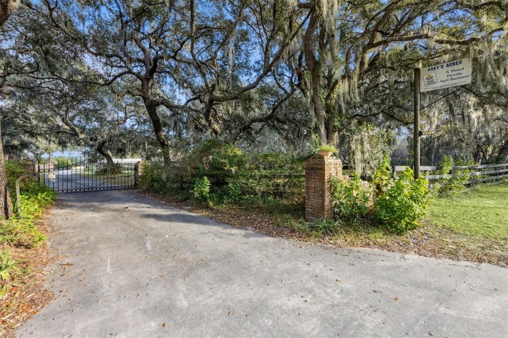 En Venta: $798,000 (3 camas, 2 baños, 2773 Pies cuadrados)