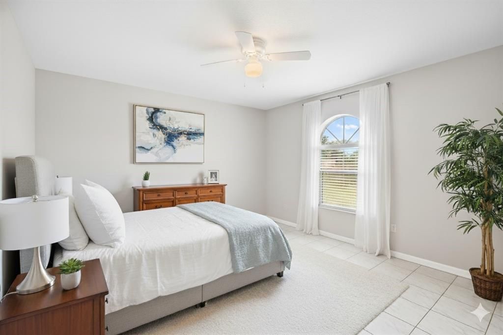 For Sale: $230,000 (2 beds, 2 baths, 1218 Square Feet)