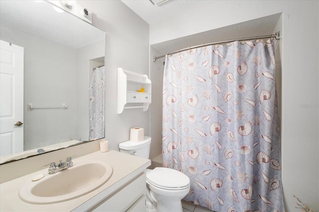 For Sale: $230,000 (2 beds, 2 baths, 1218 Square Feet)