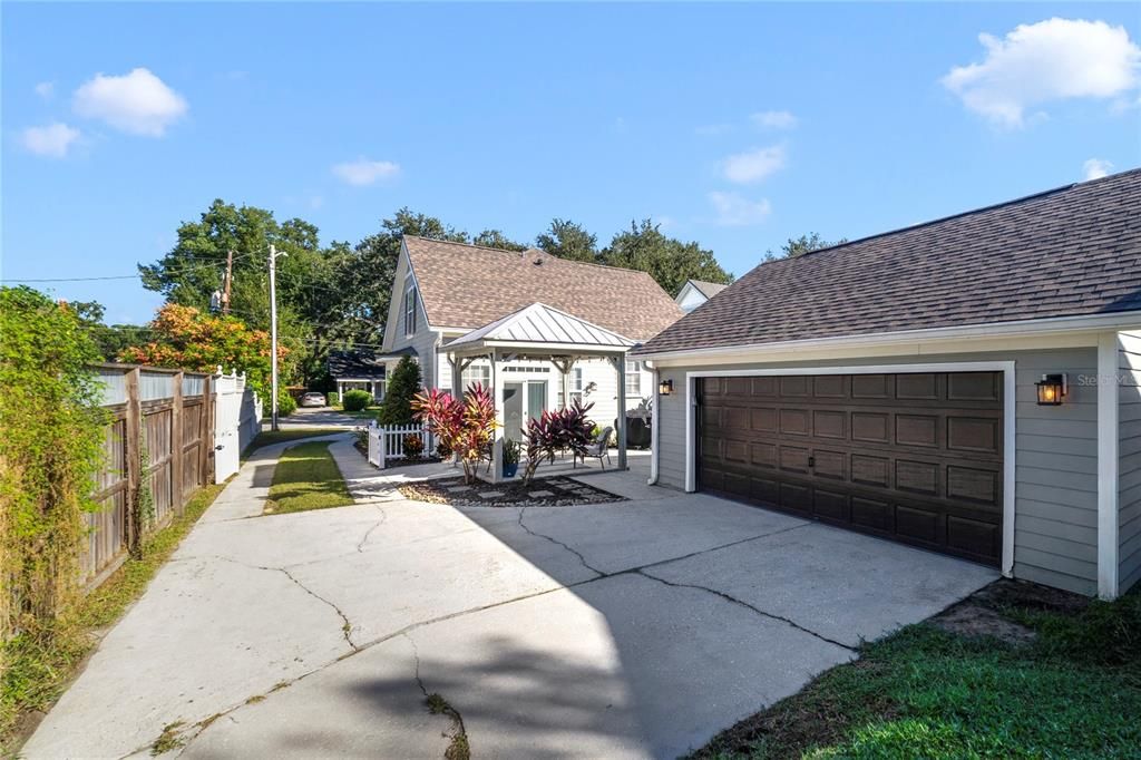 Activo con contrato: $469,900 (3 camas, 2 baños, 1414 Pies cuadrados)