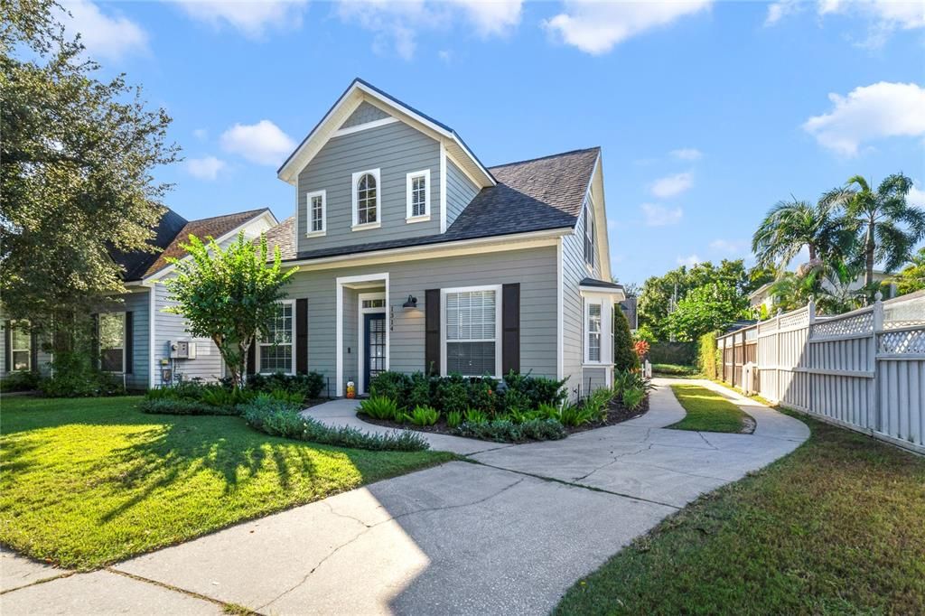 Activo con contrato: $469,900 (3 camas, 2 baños, 1414 Pies cuadrados)