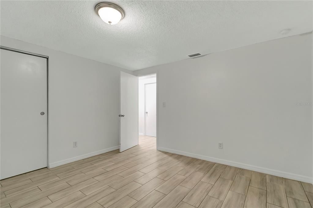 Active With Contract: $245,000 (3 beds, 1 baths, 950 Square Feet)