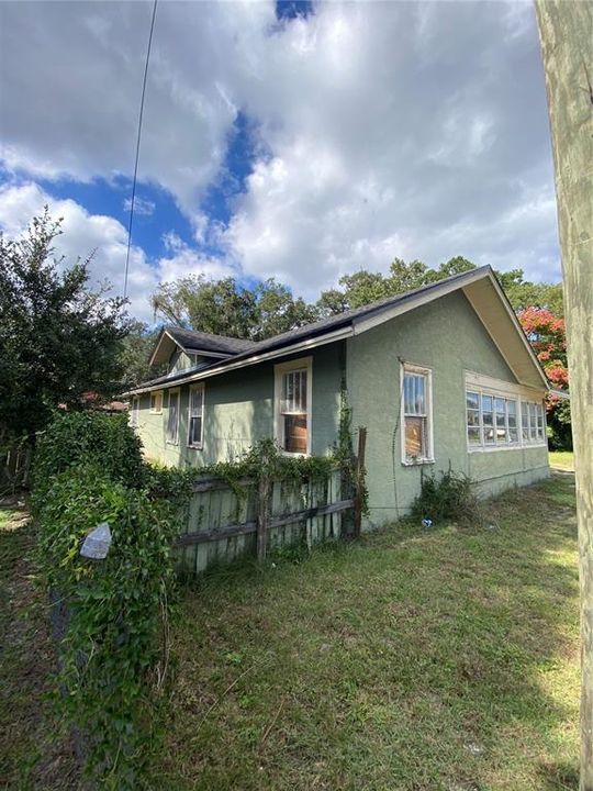 Activo con contrato: $170,000 (3 camas, 1 baños, 1368 Pies cuadrados)