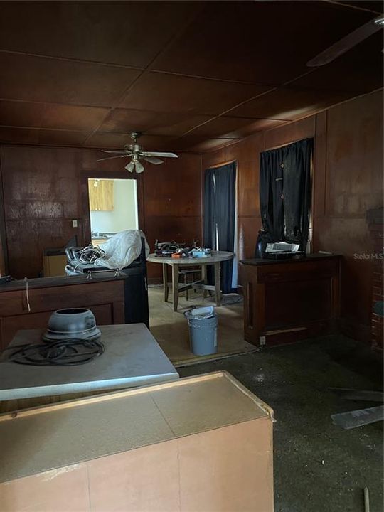 Activo con contrato: $170,000 (3 camas, 1 baños, 1368 Pies cuadrados)