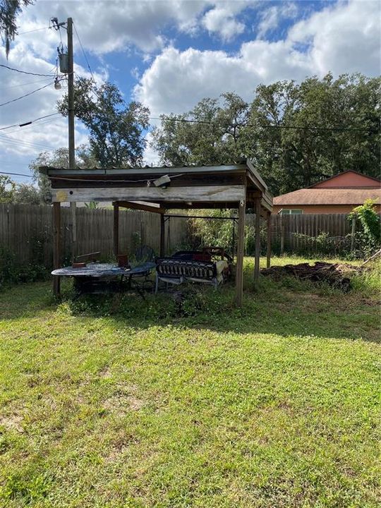 Activo con contrato: $170,000 (3 camas, 1 baños, 1368 Pies cuadrados)