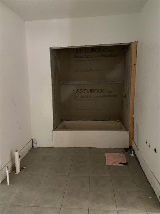 Activo con contrato: $170,000 (3 camas, 1 baños, 1368 Pies cuadrados)