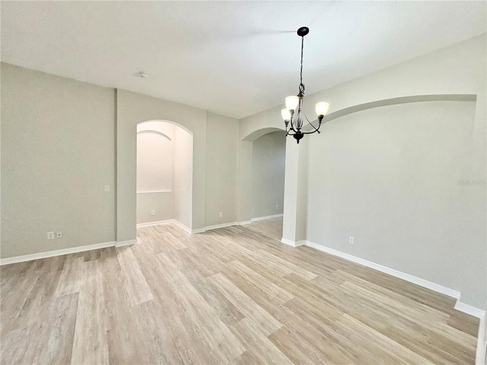 Active With Contract: $2,550 (4 beds, 3 baths, 2353 Square Feet)