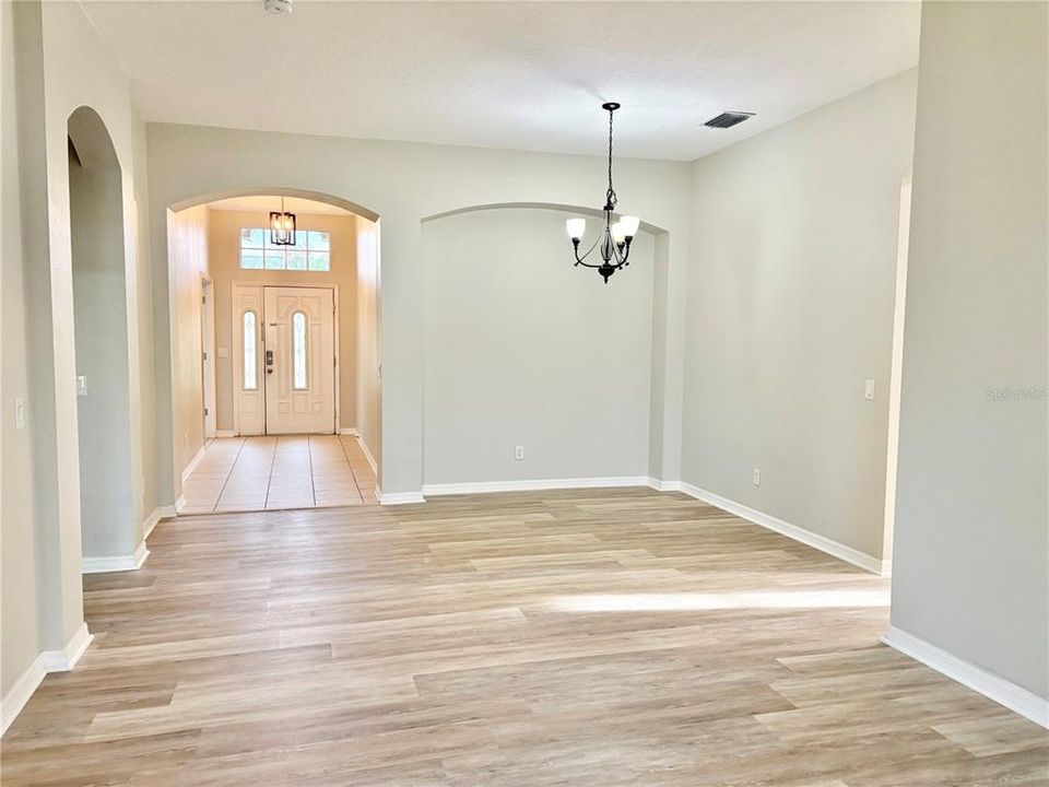 Active With Contract: $2,550 (4 beds, 3 baths, 2353 Square Feet)