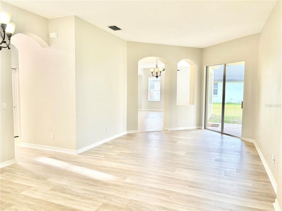 Active With Contract: $2,550 (4 beds, 3 baths, 2353 Square Feet)
