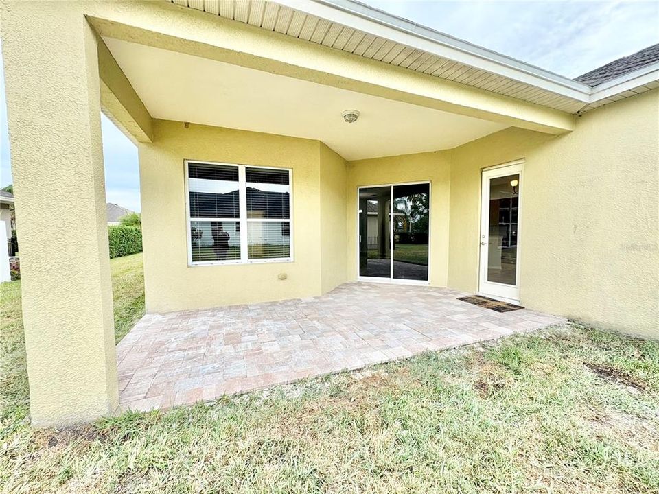 Active With Contract: $2,550 (4 beds, 3 baths, 2353 Square Feet)