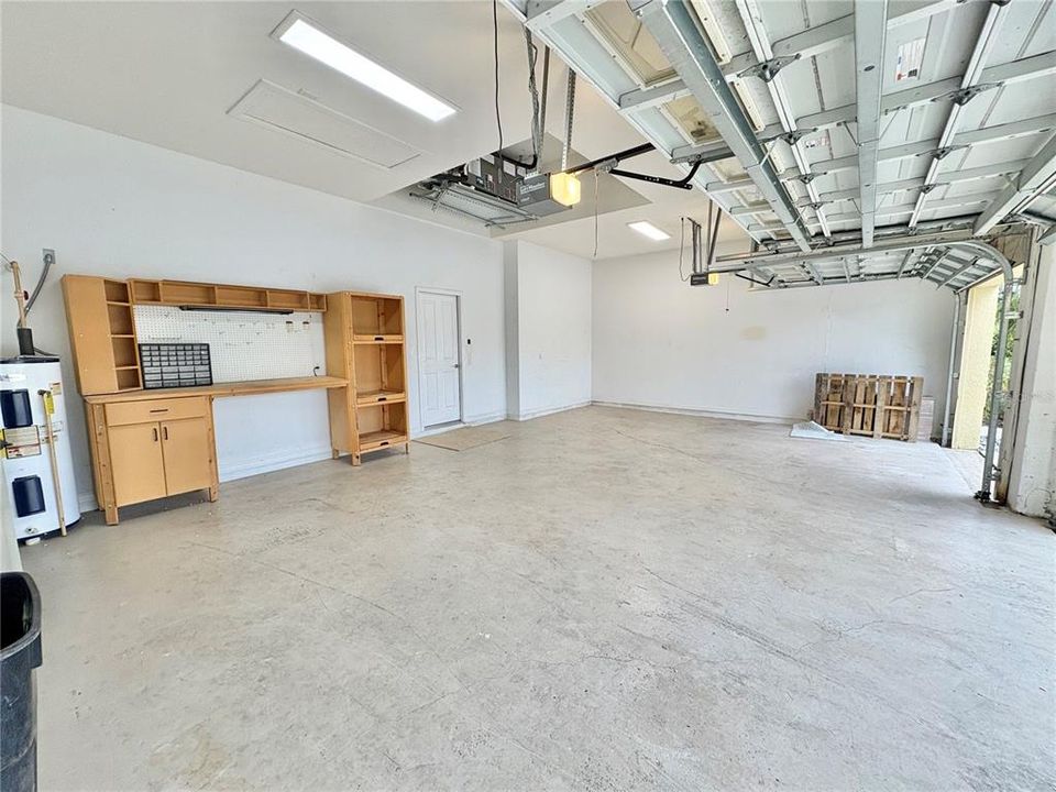 Active With Contract: $2,550 (4 beds, 3 baths, 2353 Square Feet)