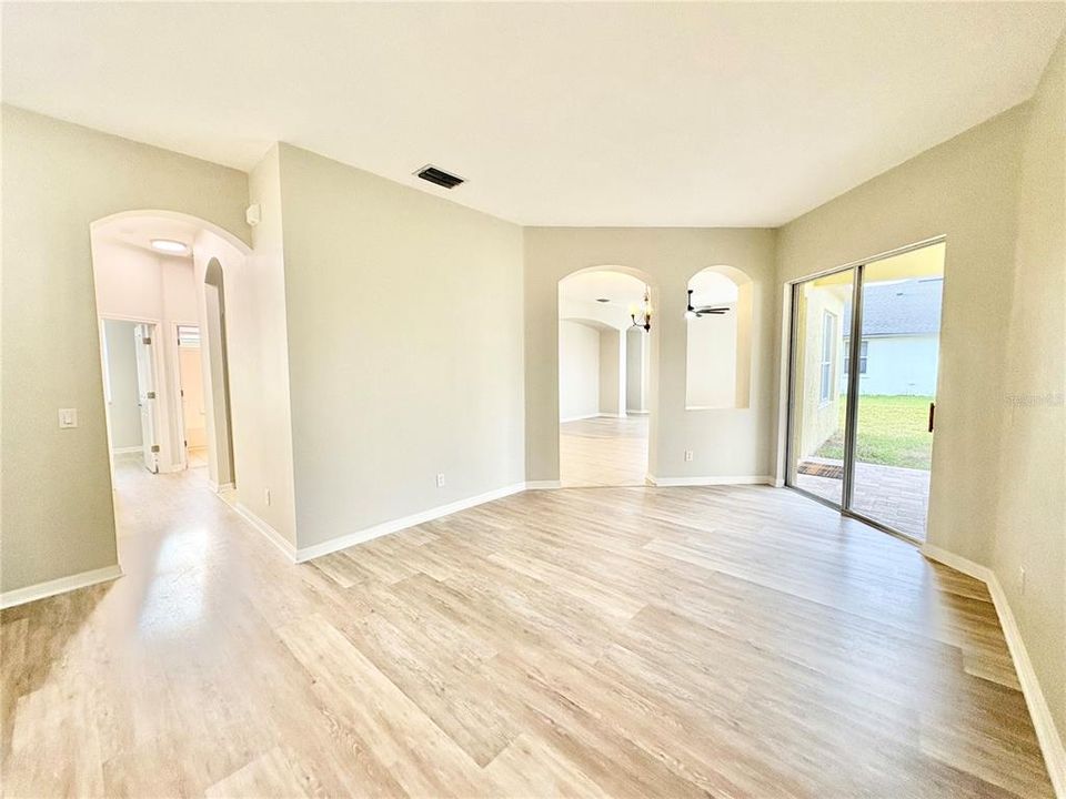 Active With Contract: $2,550 (4 beds, 3 baths, 2353 Square Feet)