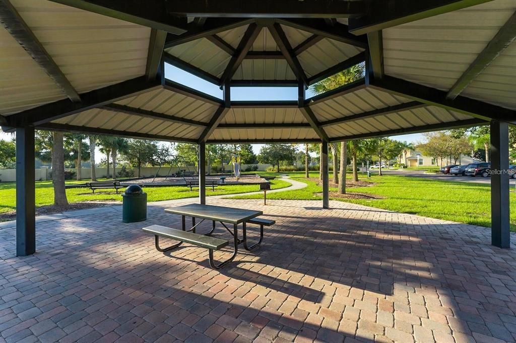 Active With Contract: $279,000 (2 beds, 2 baths, 1112 Square Feet)