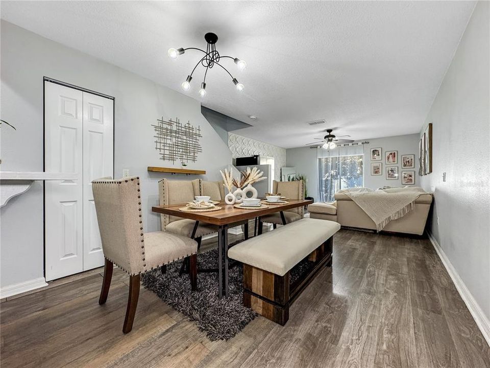 Active With Contract: $279,000 (2 beds, 2 baths, 1112 Square Feet)