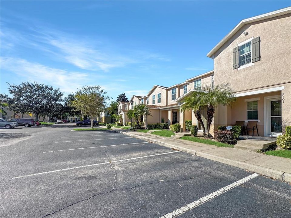 Active With Contract: $279,000 (2 beds, 2 baths, 1112 Square Feet)