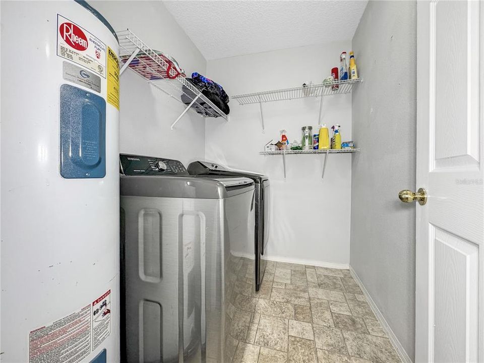 Active With Contract: $279,000 (2 beds, 2 baths, 1112 Square Feet)