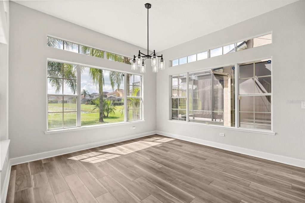 Activo con contrato: $690,000 (5 camas, 3 baños, 3268 Pies cuadrados)