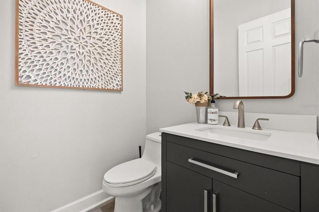 Activo con contrato: $690,000 (5 camas, 3 baños, 3268 Pies cuadrados)