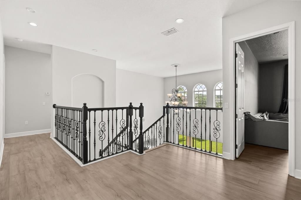 Activo con contrato: $690,000 (5 camas, 3 baños, 3268 Pies cuadrados)