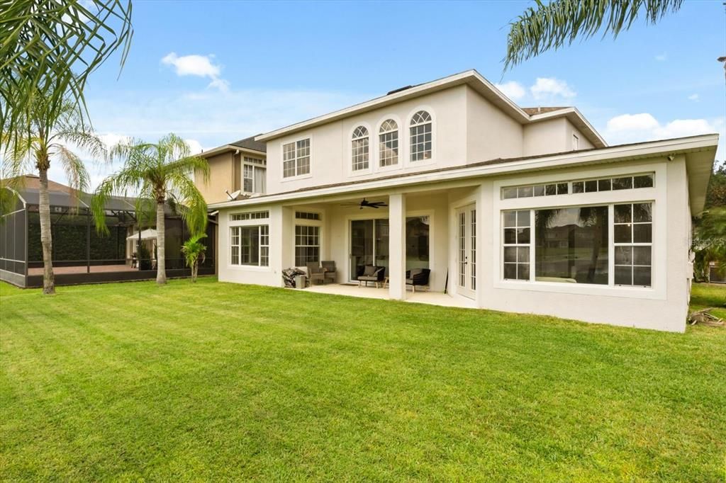 Activo con contrato: $690,000 (5 camas, 3 baños, 3268 Pies cuadrados)