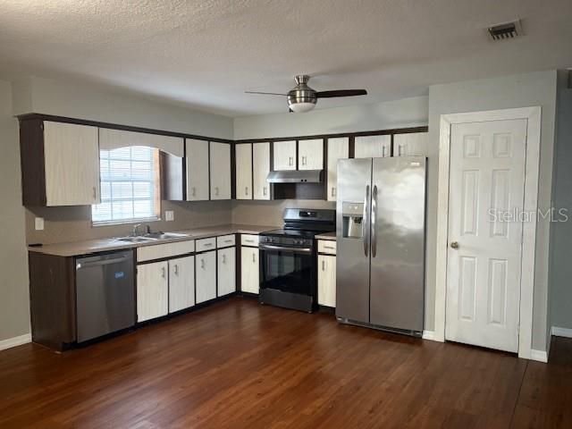 合同活跃: $264,500 (3 贝兹, 2 浴室, 1536 平方英尺)