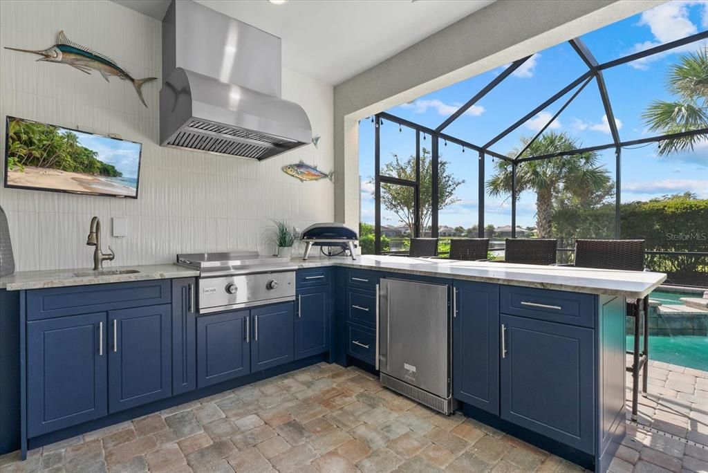 Activo con contrato: $975,000 (5 camas, 3 baños, 3395 Pies cuadrados)