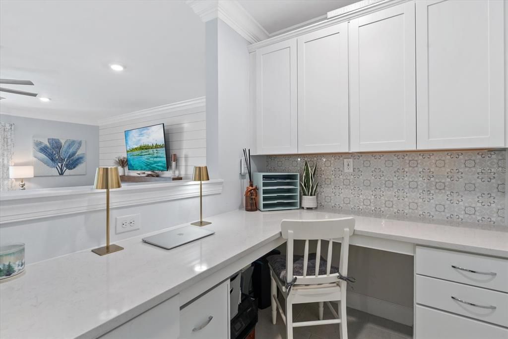 Activo con contrato: $975,000 (5 camas, 3 baños, 3395 Pies cuadrados)