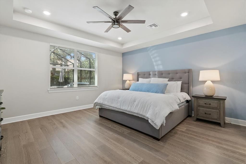 Activo con contrato: $975,000 (5 camas, 3 baños, 3395 Pies cuadrados)