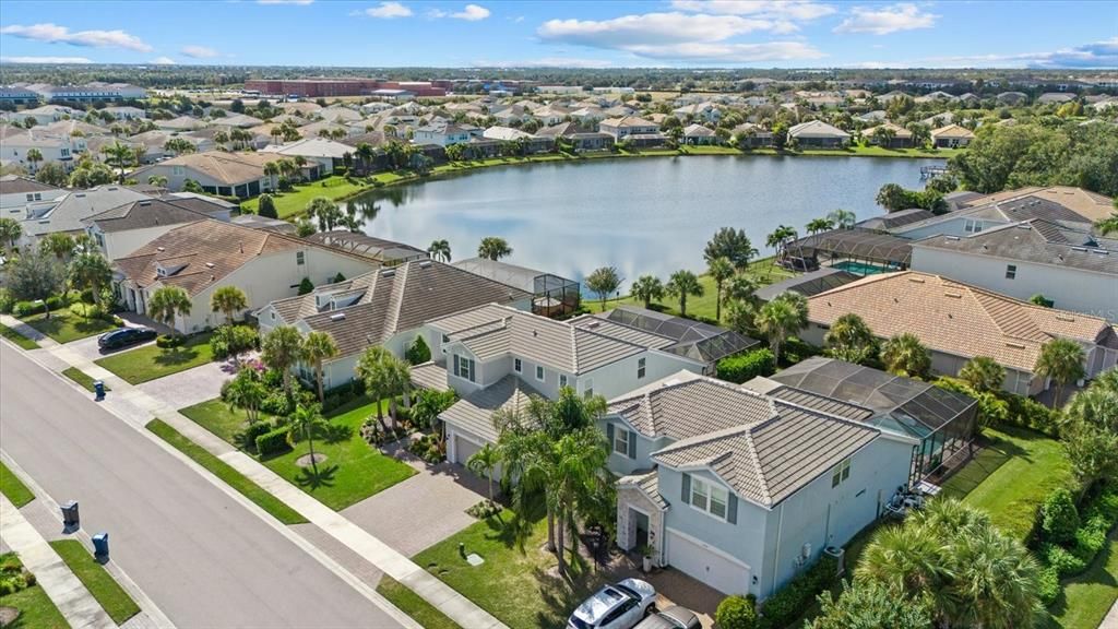 Activo con contrato: $975,000 (5 camas, 3 baños, 3395 Pies cuadrados)