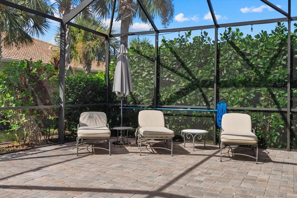 Activo con contrato: $975,000 (5 camas, 3 baños, 3395 Pies cuadrados)