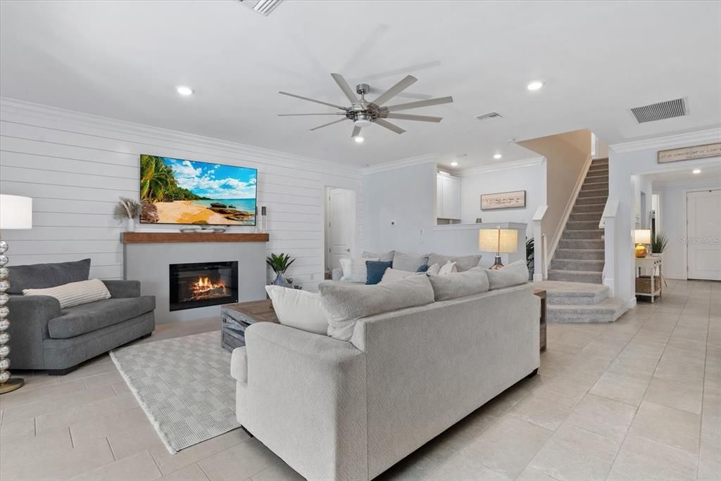 Activo con contrato: $975,000 (5 camas, 3 baños, 3395 Pies cuadrados)