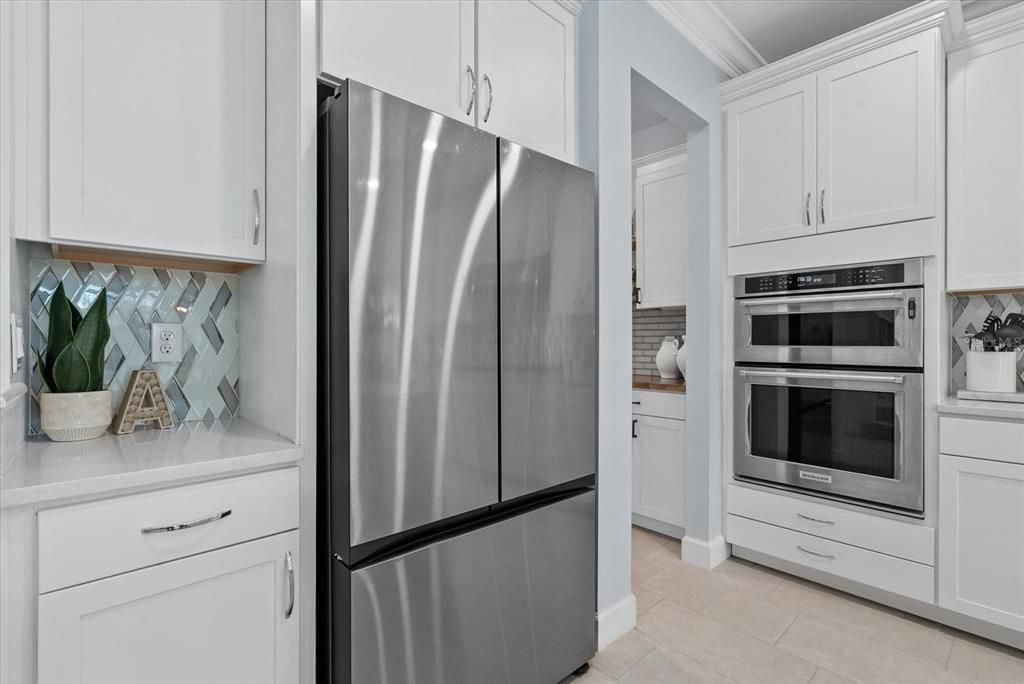 Activo con contrato: $975,000 (5 camas, 3 baños, 3395 Pies cuadrados)