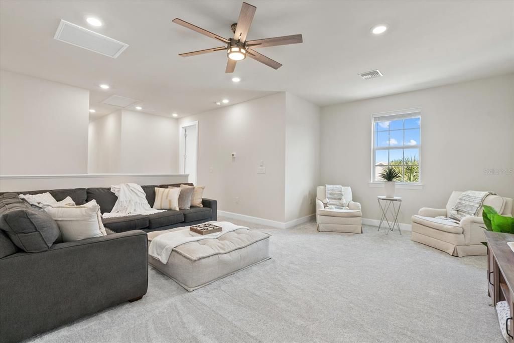 Activo con contrato: $975,000 (5 camas, 3 baños, 3395 Pies cuadrados)