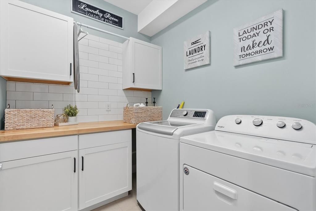 Activo con contrato: $975,000 (5 camas, 3 baños, 3395 Pies cuadrados)