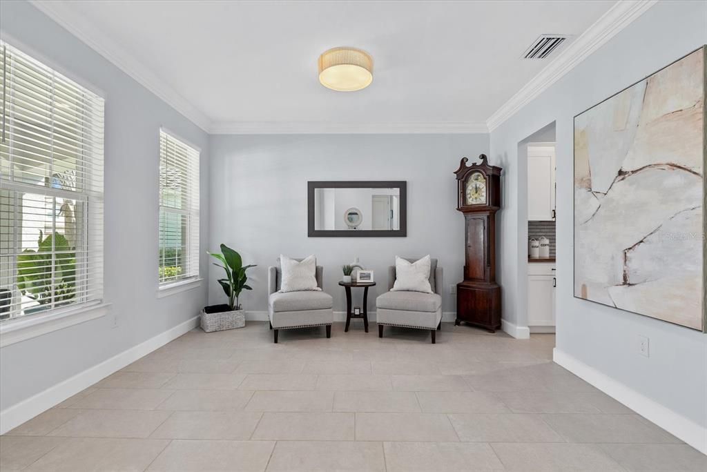 Activo con contrato: $975,000 (5 camas, 3 baños, 3395 Pies cuadrados)