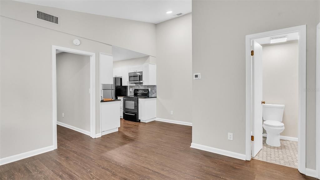 For Rent: $2,100 (2 beds, 1 baths, 1336 Square Feet)