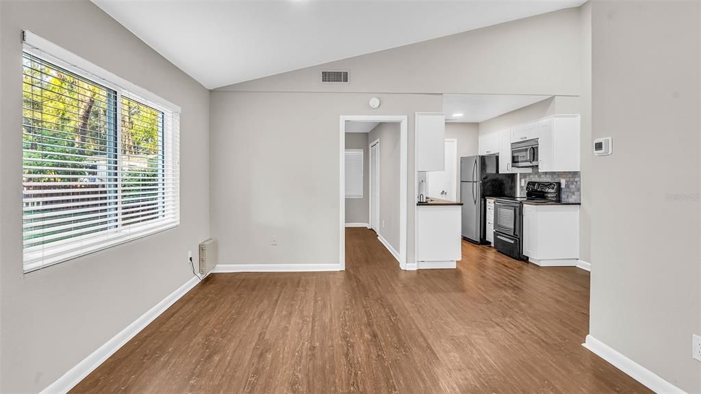 For Rent: $2,100 (2 beds, 1 baths, 1336 Square Feet)