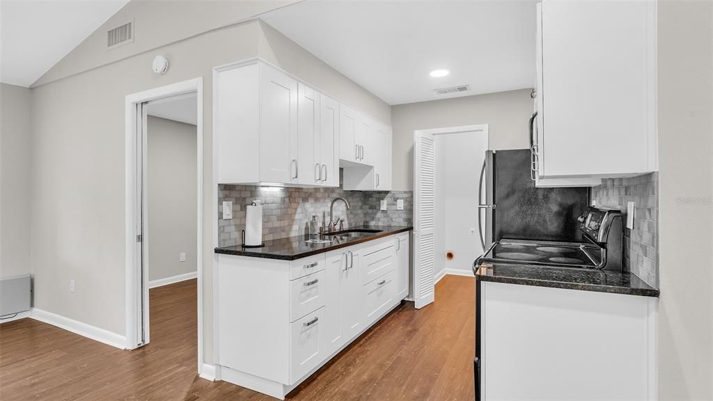 For Rent: $2,100 (2 beds, 1 baths, 1336 Square Feet)