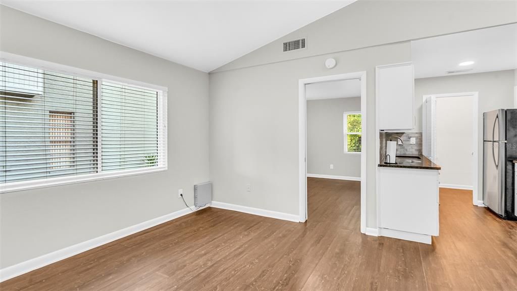 For Rent: $2,100 (2 beds, 1 baths, 1336 Square Feet)